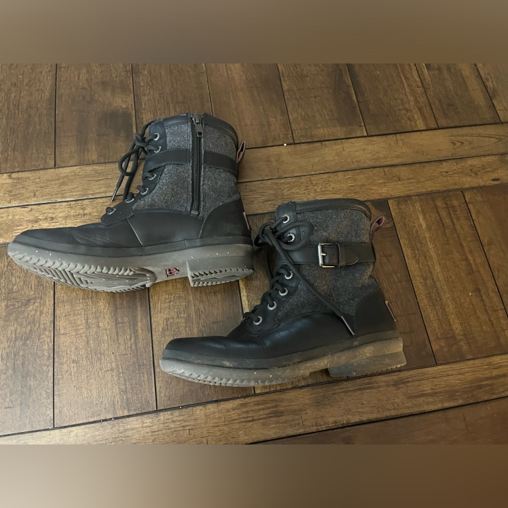 Ugg Boot 6 - Picture 2 of 9